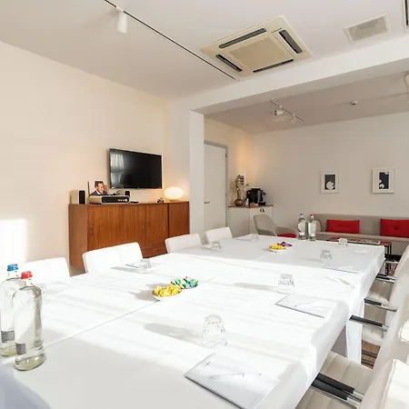 Vesper Hotel